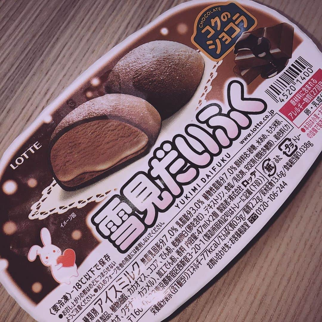 りお（民謡ガールズ）のインスタグラム：「コクのショコラ🟢 #雪見だいふく #chocolate #icecream #アイスクリーム #アイス部 #もちもち #のびる #餅 #아이스크림 #초콜릿 #좋아요반사 #팔로미 #팔로우백 #먹스타그램 #lfl #fff #followｍe #japan #りお」