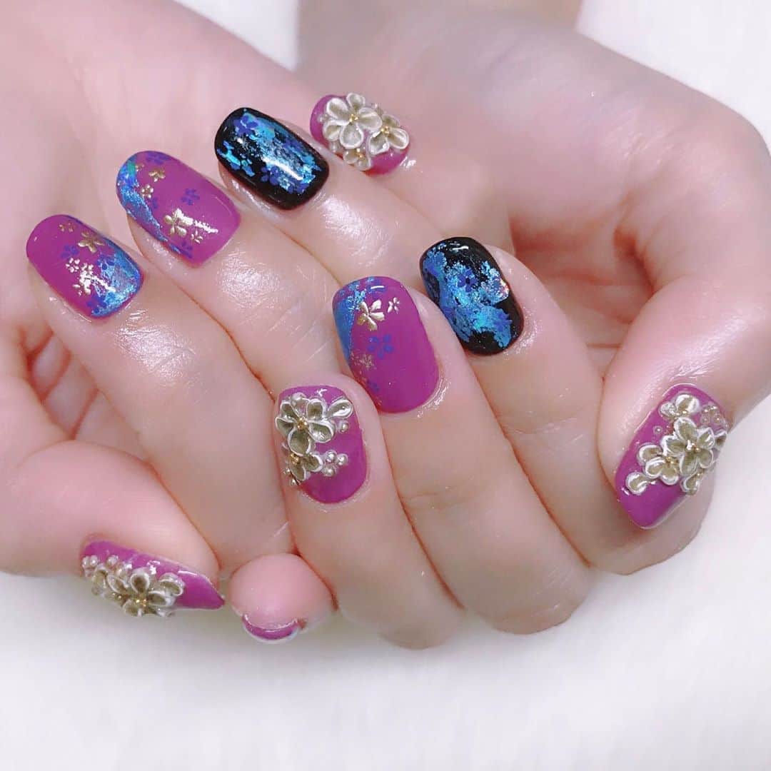 なかやまちえこさんのインスタグラム写真 - (なかやまちえこInstagram)「和柄なネイル🍁⠀ ⠀ #nail #nails #nailart #ネイル #美甲 #ネイルアート  #japanesenailart #manucure #japanesenails #manicurist #gelnails #أظافر #네일아트 #미용 #vẽmóng #ngườiđẹp  #เพ้นท์เล็บ #искусствоногтя #artedeuñas #เพ้นท์เล็บเจล #ジェルネイルデザイン #ネイルデザイン #senikuku #nagelkunst #和ネイル #和柄ネイル」9月4日 21時09分 - chiekonakayama