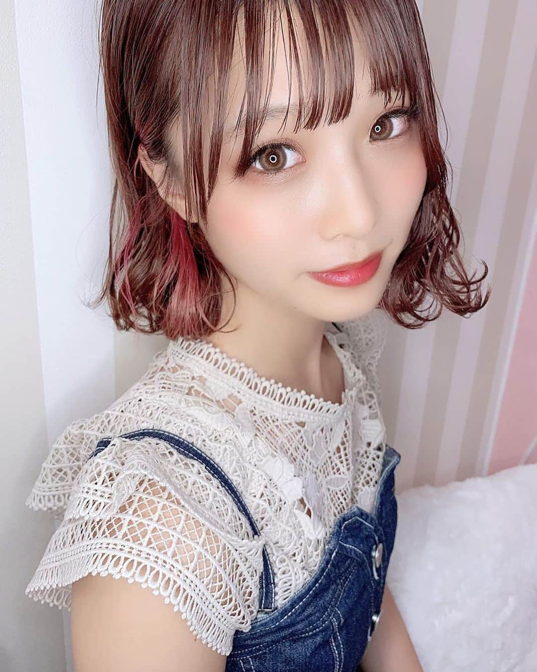 のインスタグラム：「今日で23歳になりました🕊✨ ・ ・ 大人な1年にするぞ💪 ・ ・ りせさん(@rise__tofu.eye)にマツエクしてもらってブラウンだからナチュラルだけど盛れる目に👀✨ ・ ・ 髪の毛はあいりさん(@tofu.airi )に可愛く巻いてもらいました〜！！💓 ・ ・ #いいね返し#f4f#l4l#サロンモデル#サロモ#撮影依頼募集中#グレージュ#透明感#ビジョビ#インフルエンサー#被写体#作品撮り #instagood#likeforlikes#followforfollowback#followme#follow4followback#ミスコン」