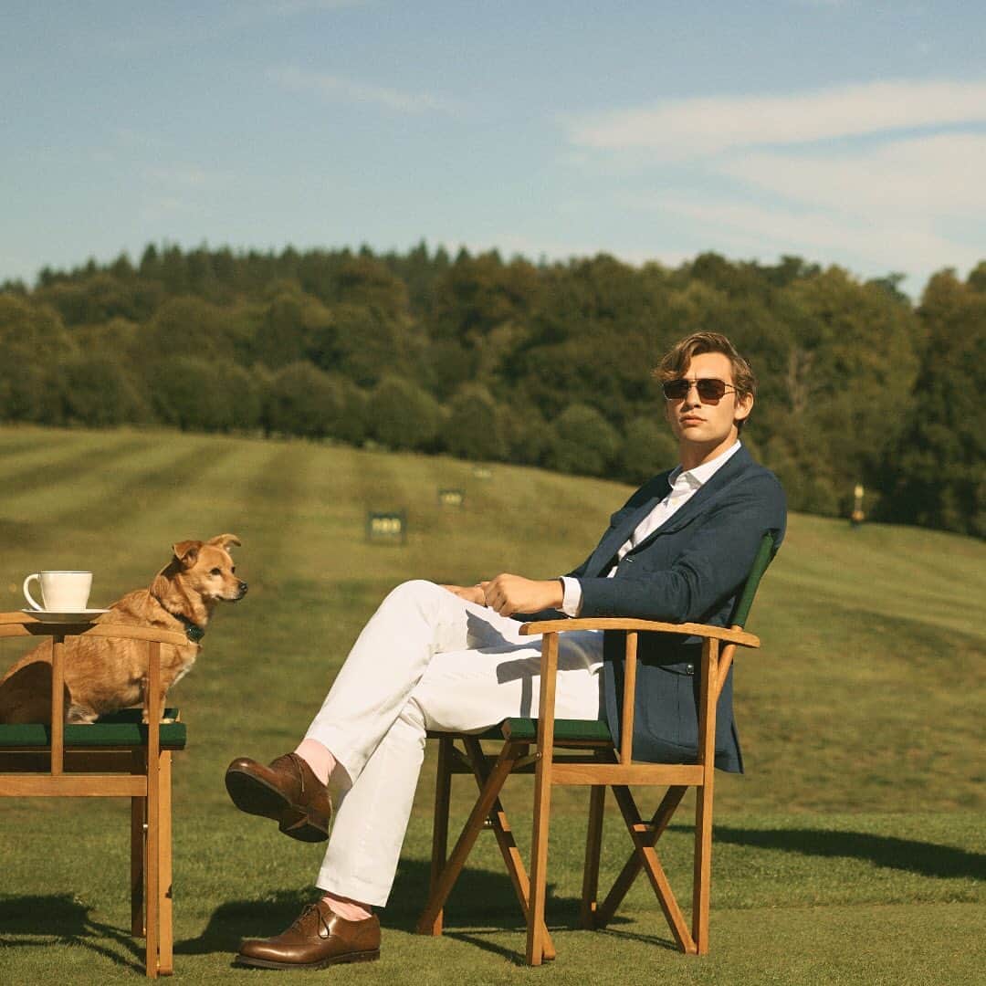 ハケットのインスタグラム：「Prefer watching from the sidelines? Be sure to do it in style with our signature staples that go the extra mile. Shop our new season collection at the link in our bio. #STAYHackett」