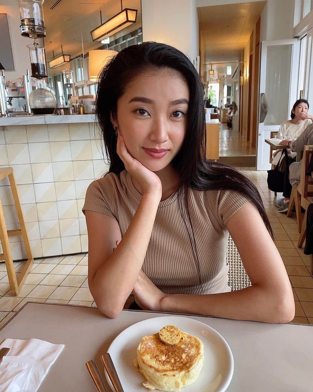 恵里花のインスタグラム：「息抜きできた日☕️💛」
