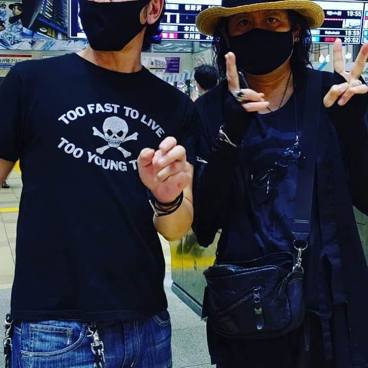 宙也さんのインスタグラム写真 - (宙也Instagram)「秘密裡のマスクミーティング。」9月4日 21時10分 - chuya_aquarius