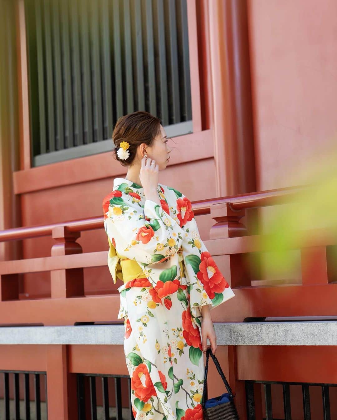 はれこさんのインスタグラム写真 - (はれこInstagram)「👘🎐🍧 . 旅行へ行ったときくらいしか 彼と写真を撮ることが無いのですが、 今年は1枚も撮らないまま終わりそうだったので、 撮影をしてもらいました🌻 (わたしが彼に和装させたかったが7割) . 白地の浴衣はやはり可愛かったな〜 朱色とかオレンジもまたいつか着てみたい🥰 . #浅草 #浅草寺 #浅草浴衣 #浴衣 #浴衣コーデ #夏休み #撮影 #photoshooting #🌻」9月4日 21時23分 - 1xxxhr