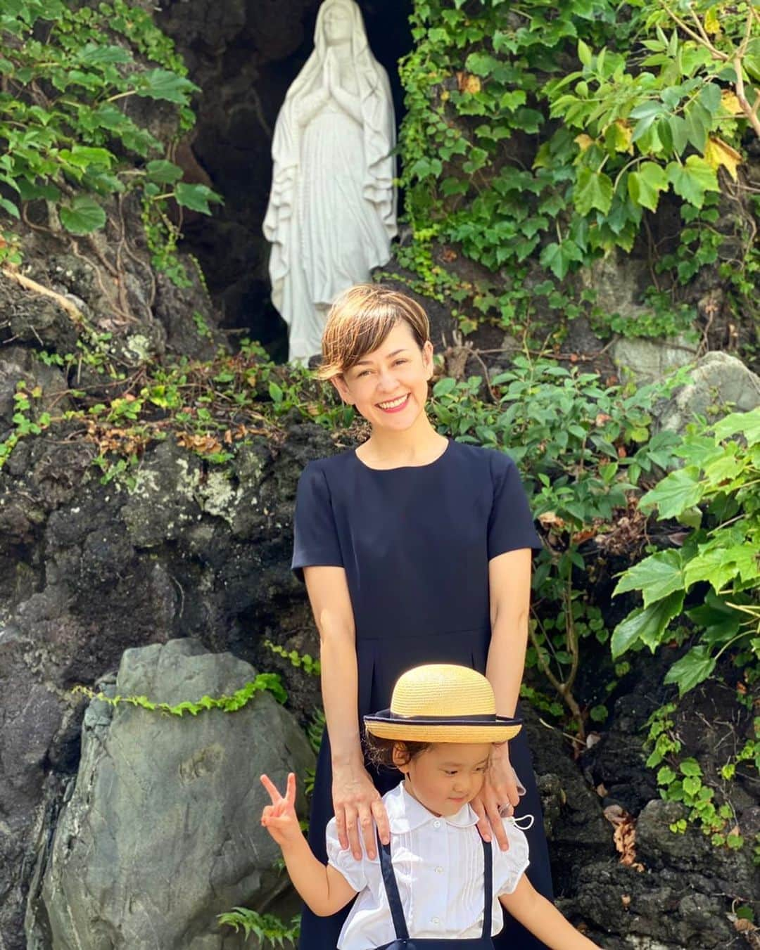 トムセン陽子さんのインスタグラム写真 - (トムセン陽子Instagram)「夏休みも終わり、幼稚園が本格的にスタート。 来週からは毎日、お弁当・・・。 ママ業も、がんばります！！ . . . #mylittlegirl #3yearsold #幼稚園 #母娘 #どんどん大きくなるベリ #子供の成長はほんと早いね #1日1日を大切に #かけがえのない時間」9月4日 21時24分 - yokothomsen