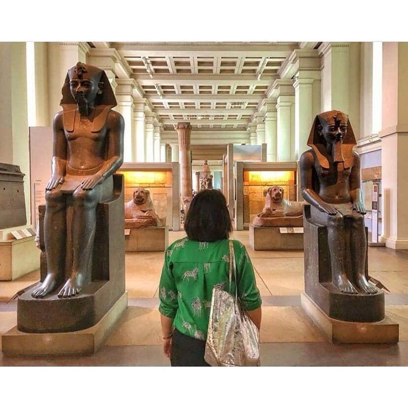 のインスタグラム：「We're dedicating our 2,000th post on @Instagram to you – our visitors! 🎉💫  We're so happy to see you back at the Museum again, and we can't wait to welcome more of you soon. Here are some super snaps from the first week of opening by @ines_machado3, @frederik.cdd, @keketheexplorer_, @libertylndngirl and @kimcheebowl.  #BritishMuseum #Regram #HeritageIsOpen」