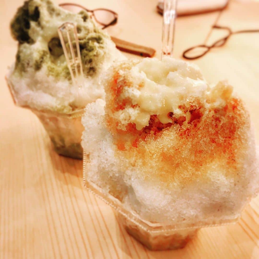 北条かやのインスタグラム：「京はやしやのかき氷をテイクアウトした。  ほうじ茶&抹茶  今年はよく食べたな🍧  #summer #かき氷 #takashimaya #shinjuku #sweets #kakigori」