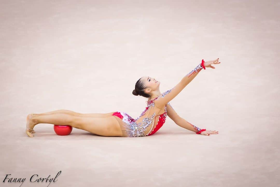 皆川夏穂さんのインスタグラム写真 - (皆川夏穂Instagram)「Thank you for wonderful pictures❣️﻿ ﻿@fannycortyl ﻿ ﻿ #rhythmicgymnastics  #roadtotokyo」9月4日 21時37分 - kaho_minagawa0820