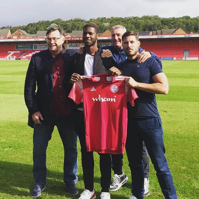 ステファン・サマのインスタグラム：「Delighted to have signed a 2 year deal  at @asfc.official and its great to be back with my people who first brought me to England. Thank you gaffer John and Jimmy for  giving me this opportunity, and I’m looking forward to getting started! @crownfootball @crowntalentgroup」