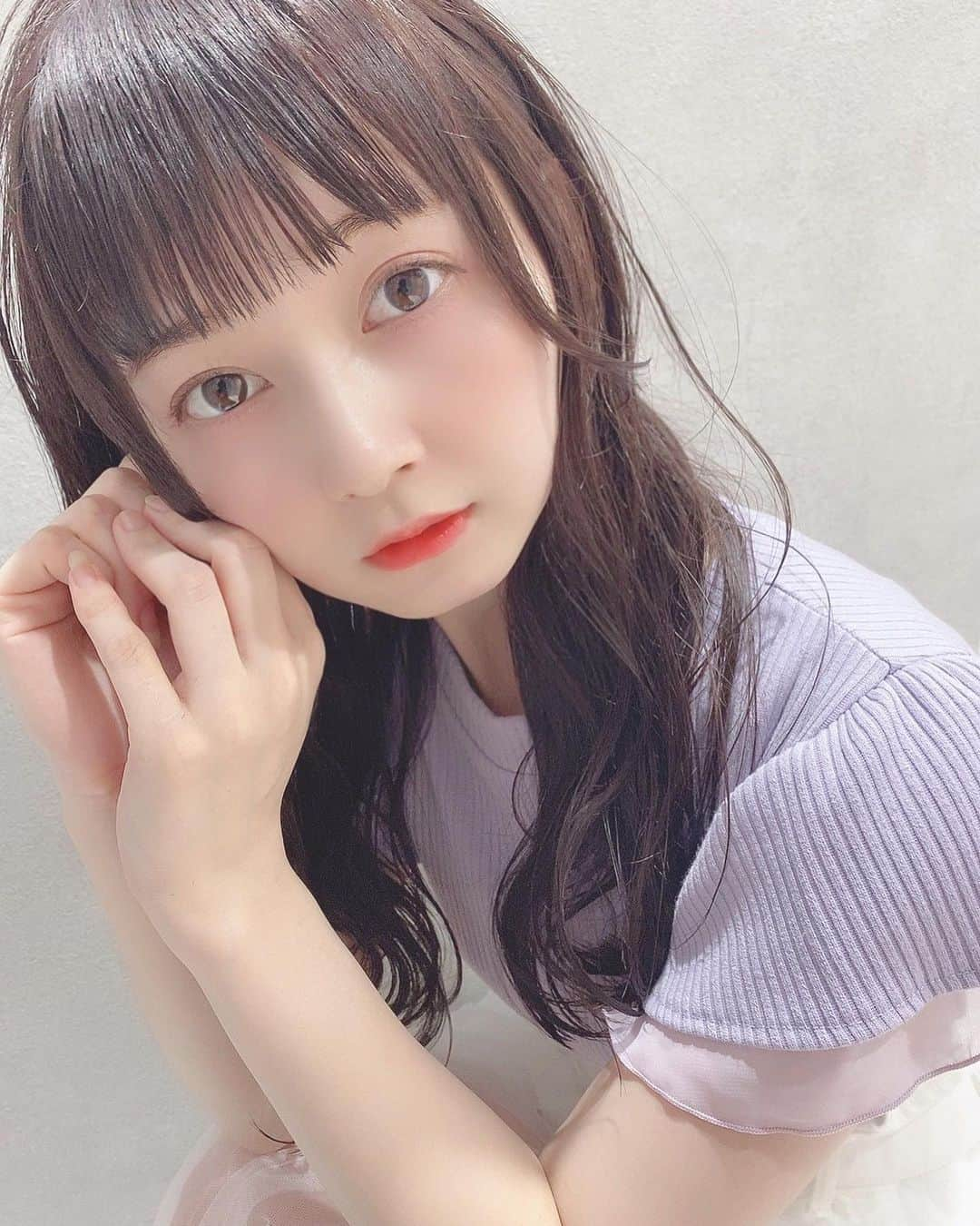 金久保マユ（ぼんぼん）さんのインスタグラム写真 - (金久保マユ（ぼんぼん）Instagram)「今日も1日お疲れ様でした！ . 前髪が好評で嬉しいです⸜(* ॑꒳ ॑* )⸝⋆* 2日連続ですが載せておきます。笑 . . あ、そういえば長年連れ添ったTVが壊れました…地デジ切り替え前から一緒にいたので、、寿命ですね。笑 . . 新しいTVはYouTubeやhulu、Netflixが観れてその高性能さに驚いてます。わくわくです。TVライフ、満喫していくぞ〜！！ . . . . . . . . #きょコ#美意識向上#秋コーデ#夏コーデ#セットアップ#ワンピース#かわいい#すき#美意識向上#かわいくなりたい#メイク#ぴんく#ヘアアレンジ#夏#ポートレート#色素薄い系メイク#写真#miia#ファッション#前髪#ぱっつん#カシュカシュ#表参道#love#photo#code#camera#animegirl#followｍe#youtube#asmr」9月4日 21時50分 - kanakubo_mei