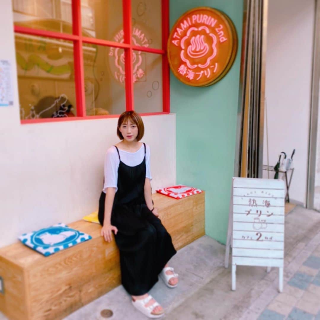 MIAKAさんのインスタグラム写真 - (MIAKAInstagram)「#熱海プリン 2ndに行きました！ 店内は可愛いおふろでした♨️ 温泉街だからですかね？？ 私が食べたプリンソフト、がっつり服にこぼしたのはここだけの秘密です！ 他にも食べてみたいプリンメニューがたーくさんありました🍮 ・ ・ ・ #熱海プリンカフェ2nd #熱海グルメ #プリン🍮 #プリン大好き #スイーツグラム #スイーツ女子 #atami #shizuoka_photo_share」9月4日 22時01分 - miaka.jp