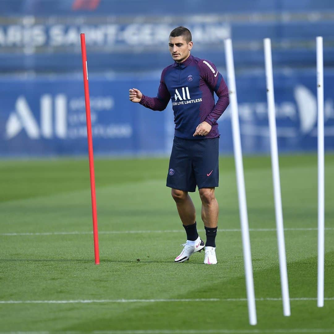 マルコ・ヴェッラッティのインスタグラム：「Happy to be back @psg 🔴🔵」