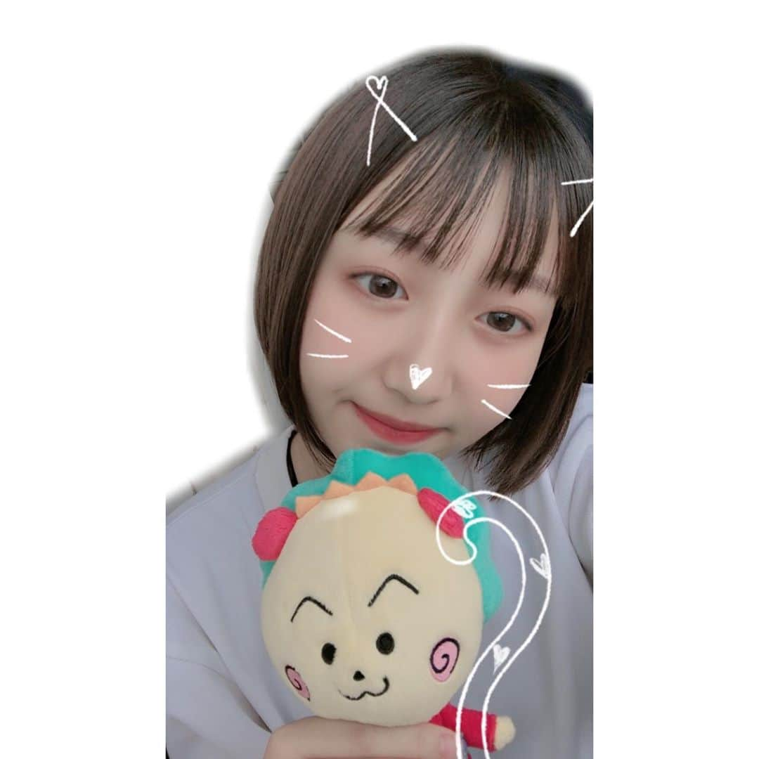 髙橋莉穂のインスタグラム：「髪の毛バッサリ切りました( * ॑꒳ ॑*)⸝⋆｡✧♡ 髪型も新しくしたので新しい事にも沢山挑戦したいです(^^♪ 沢山のコメント待ってます❣️ #プラチナムプロダクション  #髙橋莉穂  #followforfo llow back#followforlike#likeforlikeback#Disney wer#like4like#fff#f4f#follow forfollow back#followforlike #likeforlikeback#follower#like 4like#fff#f4f  우#02년생#고딩#맞팔#선팔#선팔하면맞팔#좋아요테러#좋아요반사 #오오티디#맞팔환영#셀스타그램#맞팔해요#선팔맞팔#맞팔해요#맞 팔#맞팔환영#좋아요테러#좋아요#좋반#ootd#좋아요#좋반#좋아요 #猫 #justinbieber」