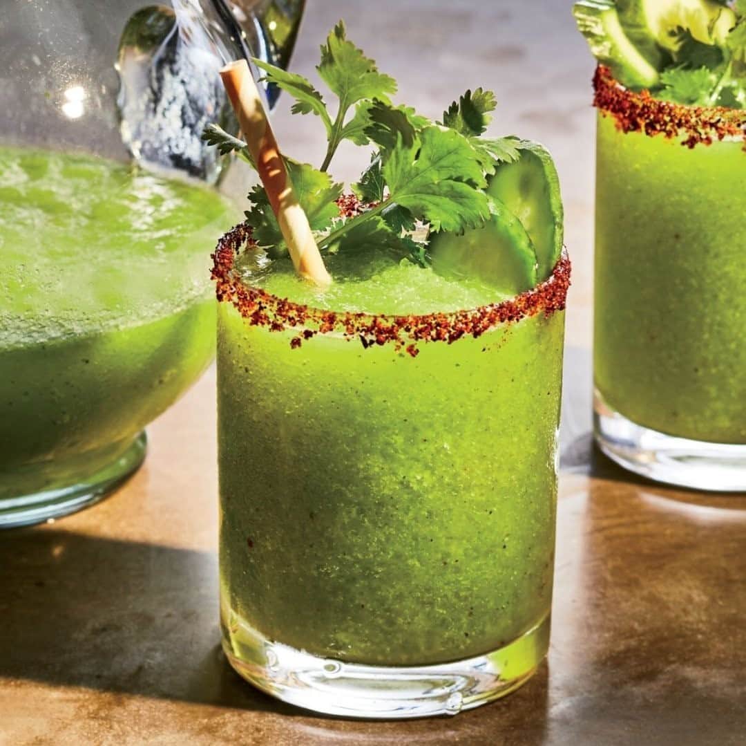 Food & Wineさんのインスタグラム写真 - (Food & WineInstagram)「Your Labor Day weekend celebrations may look a bit different this year, but we can still bid farewell to summer in style from home. The first step? Blending up these fantastic frozen cucumber margaritas with chile-sumac salt from @gailsimmonseats. Tap the link in our bio for the recipe! 📸: @protazio」9月5日 7時45分 - foodandwine