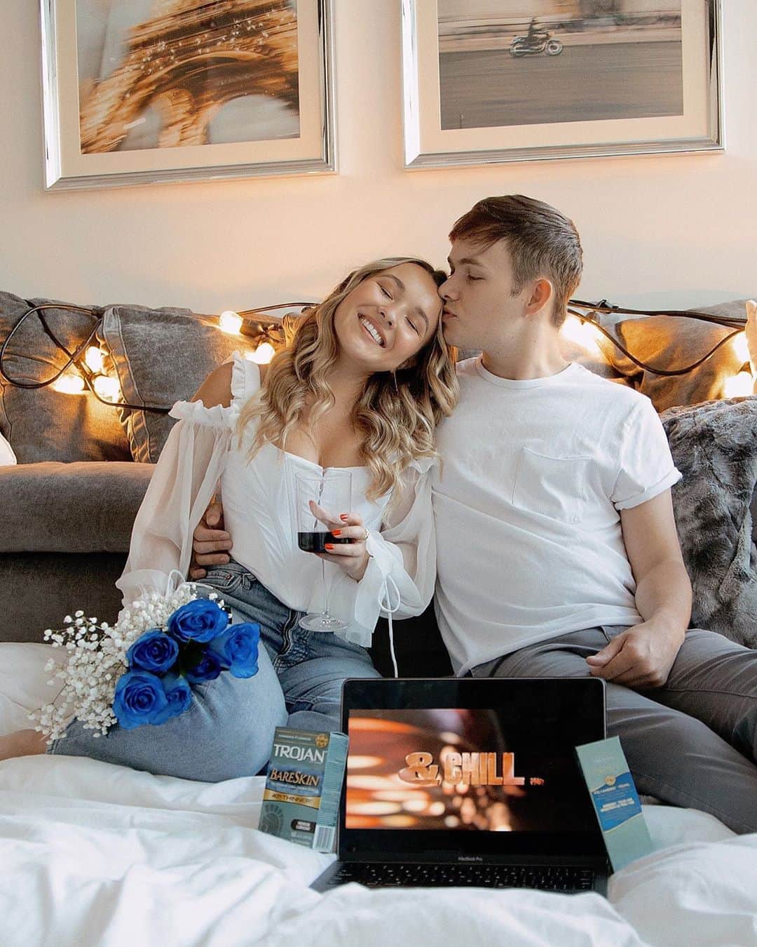 トーリ・ウェブスターのインスタグラム：「Skip the Netflix. Just chill. 🍿❤️ Y’all know @adammadrzyk and I are huge film geeks, but this new @TrojanCanada & Chill feature film may be our new fave 🤪 A movie dedicated to a credit scroll, meaning there is literally ~nothing~ to distract you and your partner from the main event. So go ahead, tap into that *main character* energy and enjoy an intimate moment with bae, starring you! 🎬👯‍♂️ #TrojanAndChill *ad」