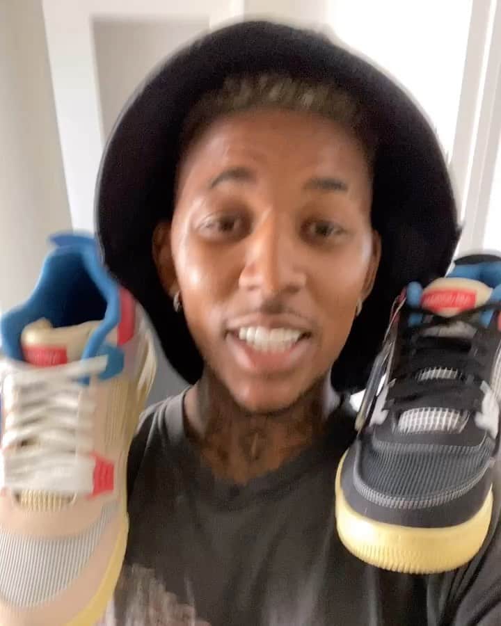 ニック・ヤングのインスタグラム：「Buying shoes be like 😂😂😂😂」