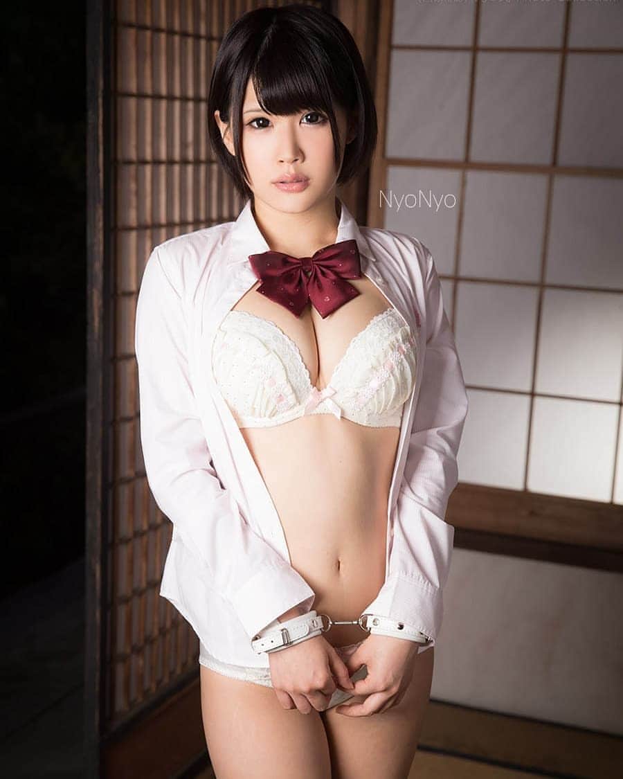 にょにょ（グラドルやAV女優を応援する垢）さんのインスタグラム写真 - (にょにょ（グラドルやAV女優を応援する垢）Instagram)「#涼宮琴音  ちゃん。 先日 寝落ちCASをやってたので、それを記念して(？)うpってみる(・ω・)← . . . #KotoneSuzumiya」9月5日  8時17分 ...