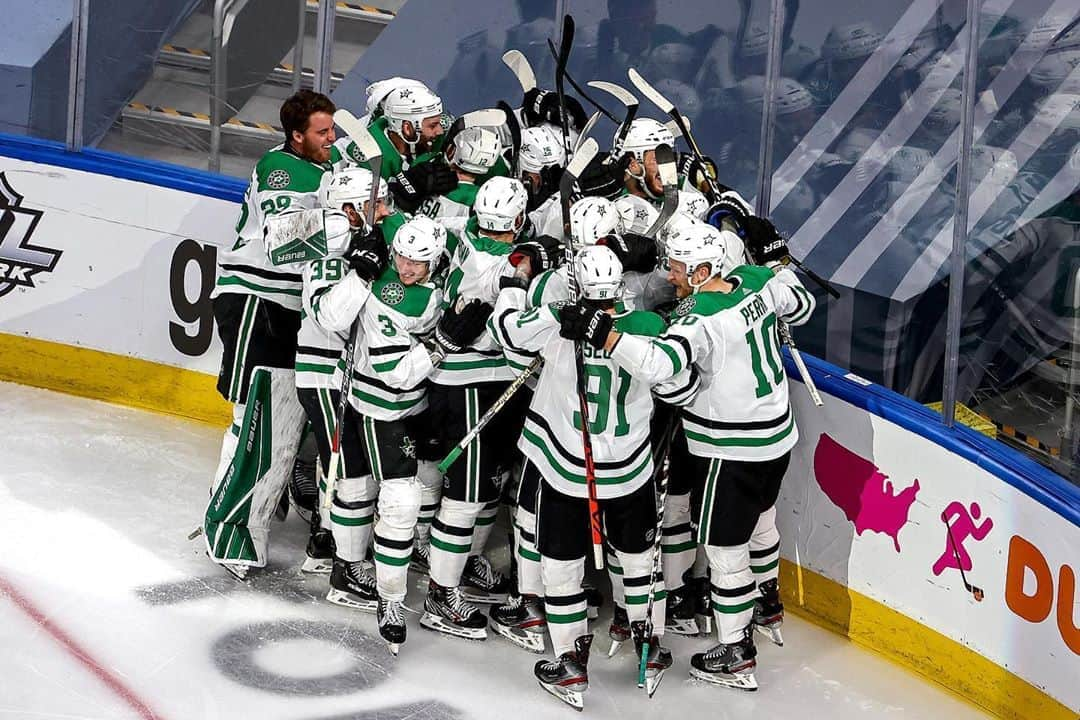 ダラス・スターズさんのインスタグラム写真 - (ダラス・スターズInstagram)「KIVI WINS IT!!! #GoStars」9月5日 8時26分 - dallasstars