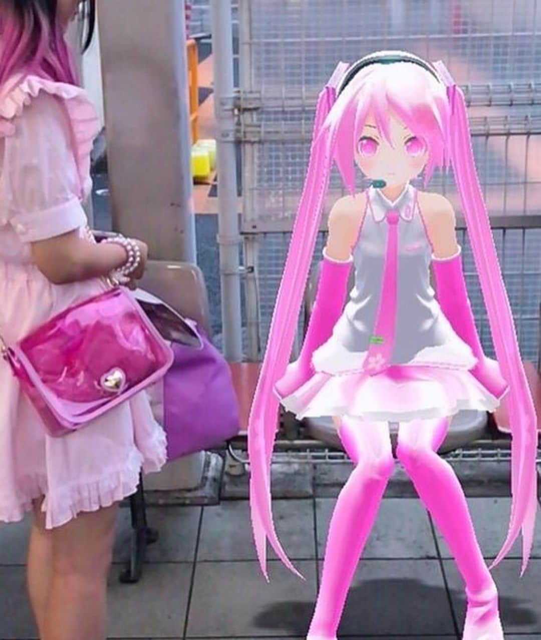 ナタリアなっちゃんさんのインスタグラム写真 - (ナタリアなっちゃんInstagram)「Hey fellow weebs did u catch my savage remix? ٩(๑❛ᴗ❛๑)۶ If not, the link is in my story!  If u think I should cosplay again, I’d appreciate if u cud comment on the video telling me what character you’d like to see me cosplay! ( ˘ω˘ )💕 . . . #kawaii #cosplay #mikucosplay #sakuramiku #soft #y2k #y2kaesthetic #savagechallenge #femalerapper #kawaiirap #japanesehiphop #kawaiigang #bubblegumgang」9月5日 8時45分 - itspinkii