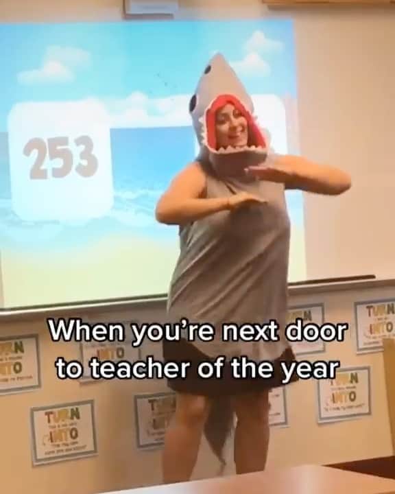 Average Parent Problemsのインスタグラム：「Hats off to all the teachers working their asses off this year to keep kids paying attention on zoom! // Credit: hannahshawnroddy on tiktok」
