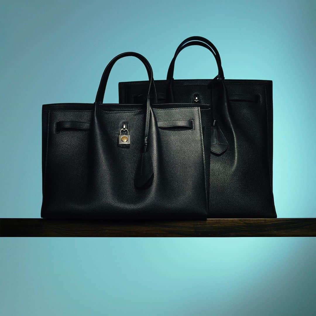 ランバンのインスタグラム：「#LanvinFW20 grained leather Bogey bag. Available now via link in bio and in stores.  #LanvinBags  #Lanvin」