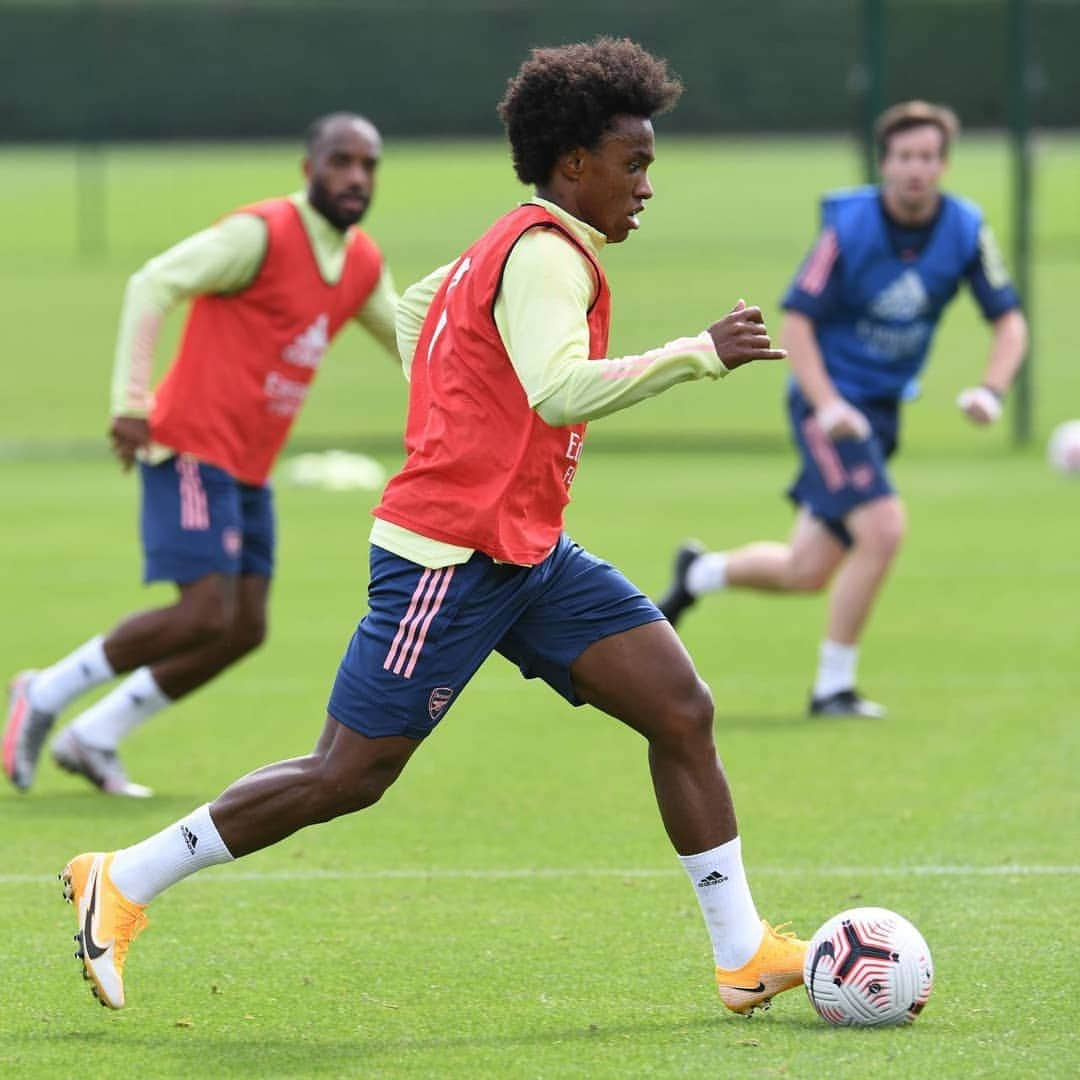 ウィリアンさんのインスタグラム写真 - (ウィリアンInstagram)「Good feelings! Looking forward to start the season! 💪👊  Boas vibrações! Ansioso para o início da temporada! 💪👊 #training #arsenal #newseason #W12」9月5日 0時11分 - willianborges88