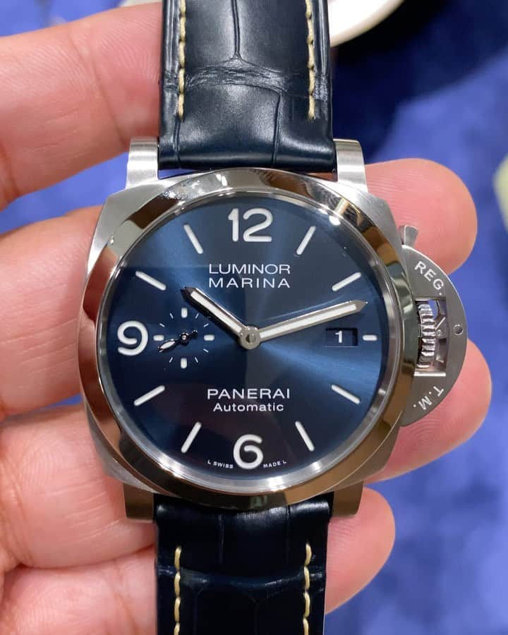 パネライのインスタグラム：「I’m a sucker for blue dials. So it’s only fitting I fell in love with the new #Panerai #PAM1313 44mm Luminor Marina. Let’s see how fast this core collection piece will fly out of the boutiques.  Might even take over the 312/1312 as one of the best sellers don’t you think? Especially with them being the same price, $7,700USD. #paneraicentral」