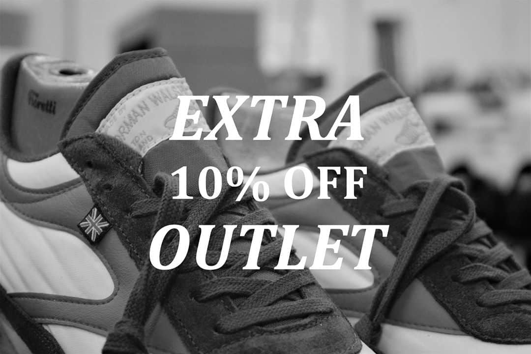 ウォルシュのインスタグラム：「Get an extra 10% off on Outlet Items in our Summer Sale 🤑 Use Code EXTRA10 - Valid this weekend only! 👟 . . . #normanwalshuk #normanwalsh #britishmanufacturing #madeinbritain #ukmfg #shoes #footwear #sneakers」