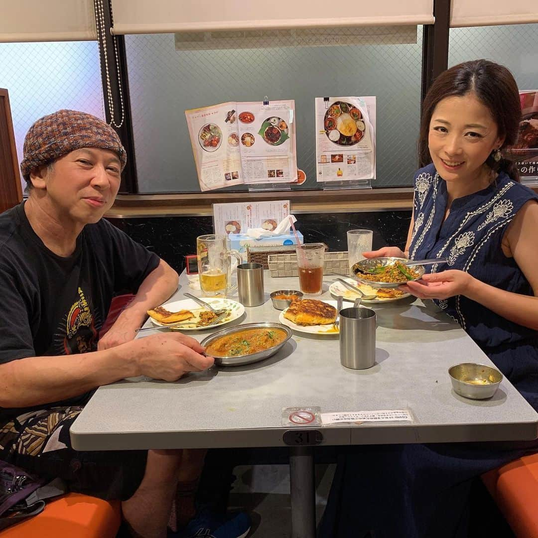 一条もんこさんのインスタグラム写真 - (一条もんこInstagram)「経堂の南インド　チェティナード料理店『スリマンガラム』さんでカレー会議。 日本のインド料理界の巨匠、渡辺玲さんと食べまくり語りまくりのディナータイムでした。 玲さんは料理人から料理研究家になられていて自分も重なるところが多く、料理はもちろんですが生き方についても勉強させていただいています。 美味しいカレーと熱いカレー話でとっても素敵な時間でした、、‼︎ #カレー#curry#スリマンガラム#南インド料理#インドカレー#チェティナード料理#経堂#ディナー#スパイス#スパイス料理#楽しい時間#先輩の生き様を#料理研究家#渡辺玲#一条もんこ」9月5日 1時13分 - monko1215