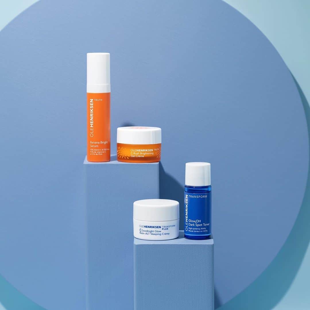 のインスタグラム：「Labor Day weekend is for the DEALS! Get this FREE mini 4-piece set with any $60+ order on OLEHENRIKSEN.com. Who else needs to add these adorable minis to their #shelfie? 🙋🏼🙋🏽‍♂️ - Gift includes minis of Banana Bright Vitamin C Serum, C-Rush Brightening Gel Creme, Goodnight Glow Retin-ALT Sleeping Creme & Glow2OH Dark Spot Toner. Ends 9/7/20. Use code: LABORDAY.」