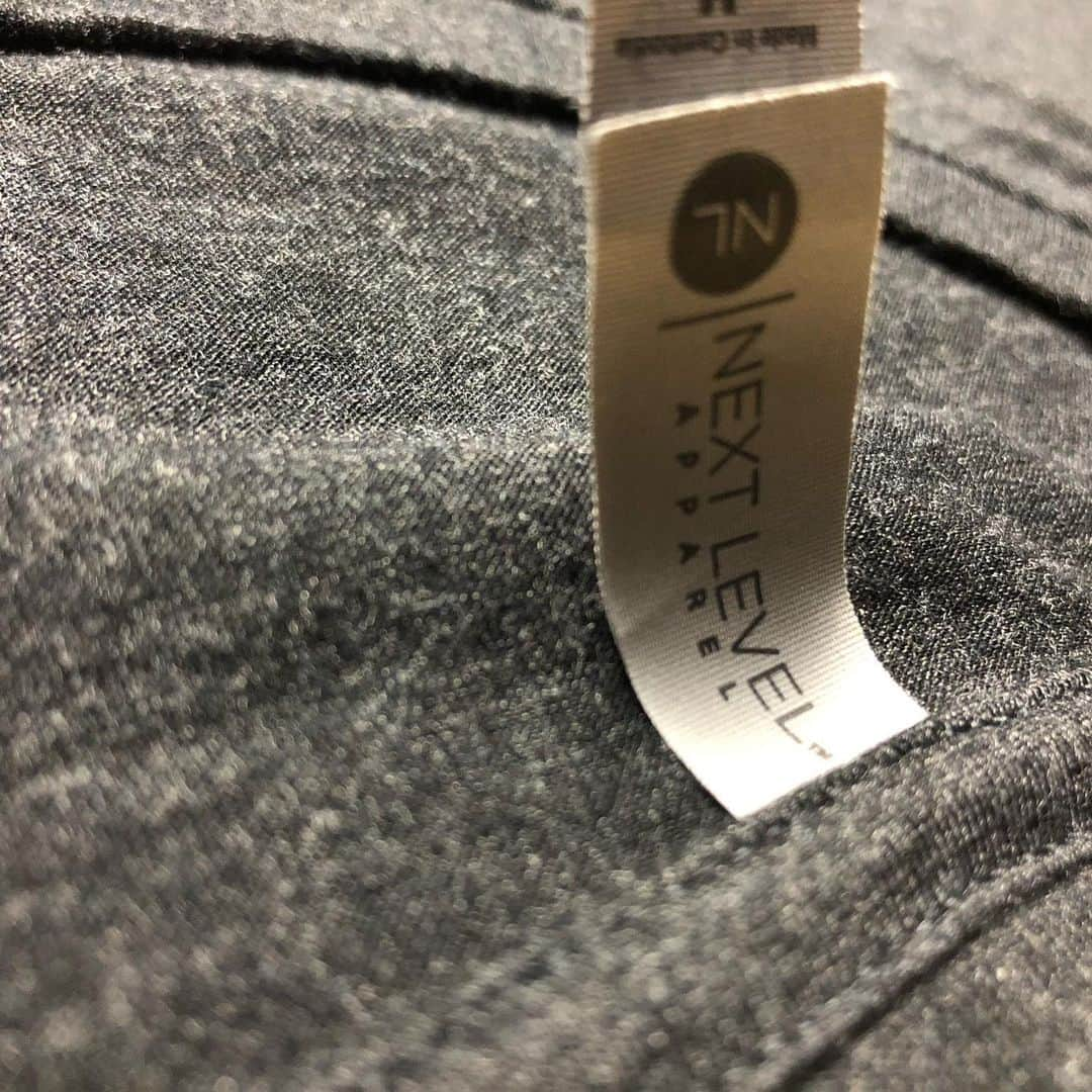 タウラ・フィフィタさんのインスタグラム写真 - (タウラ・フィフィタInstagram)「🔥NOW AVAILABLE🔥- New TriBlendTee, the softest, most lightweight breathable shirt in the game, only on HIKULEO.BIGCARTEL.COM // tap the link in the bio」9月5日 1時17分 - hiku_leo