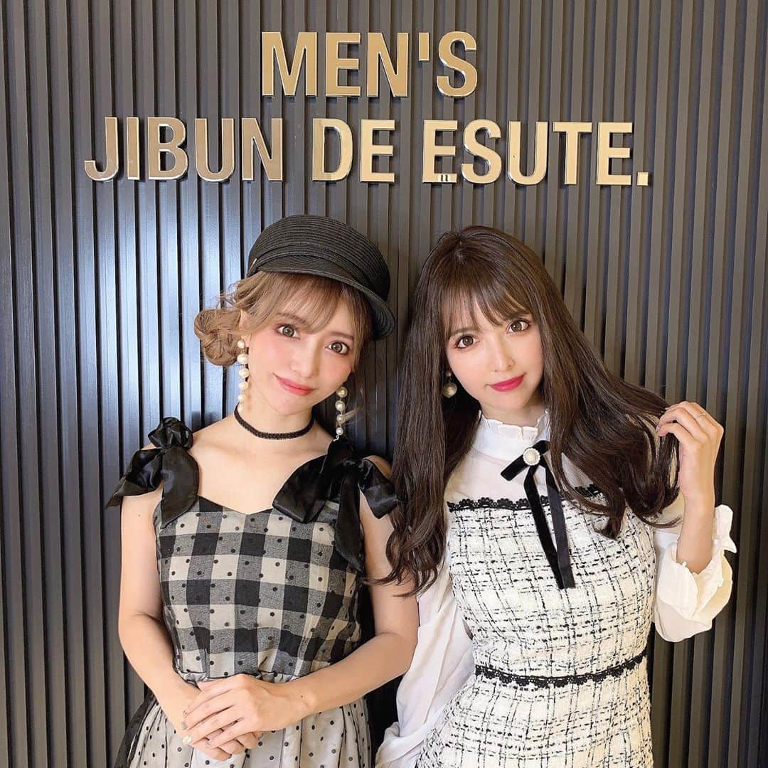 吉川ちえさんのインスタグラム写真 - (吉川ちえInstagram)「こんばんは🍉💕 . この前ちかとセルフエステの 【⭐自分deエステ⭐】 @jibunde_esute に行ってきたよ🧸💕 . なんと自分deエステは業務用高級エステマシンが使い放題なのだ👏❤️ . 痩身マシンや、1回数万円以上の小顔フェイシャルやイオン導入が使い放題って凄くないですか⁉️🥺✨ . キャビ、高周波(ラジオ波)、セルライト吸引、リフトアップマシンなど、マシンが沢山あるから凄かった🙋‍♀️💕 . しかもねジムみたいに毎日でも通える✨通いたい放題会員5980円〜💰って言うのも凄い❤️ 完全個室で予約なし定休日なしだから仕事帰りや空いた時間にフラッと行ける🤲 (※ちなみにメンズ専用もあります👦🏻💕) . しかもね！本格エステマシンが自宅で使えるマシンレンタルサービスもあるよ🙋‍♀️✨(これレンタルしたのでまた後日レポします🎀) . #じぶんdeエステ #セルフエステ #エステ通い放題 #じぶんde女子 #自宅deエステ」9月5日 1時31分 - yoshikawachie_16