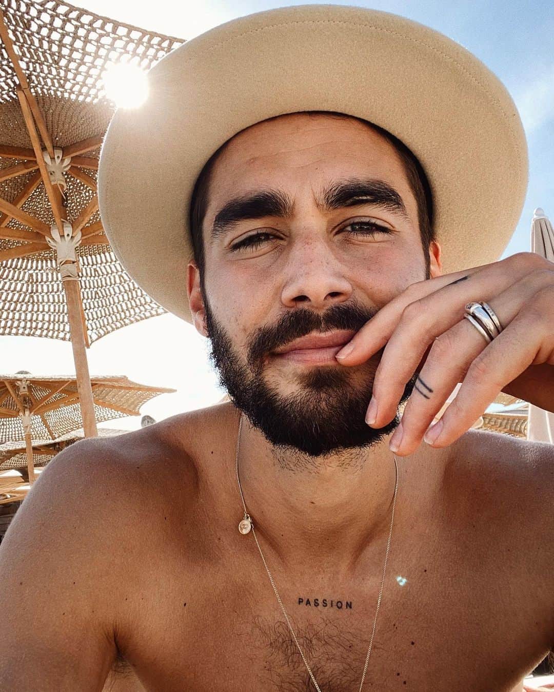 NICOLAS SIMOESのインスタグラム：「La bella vita ✨」