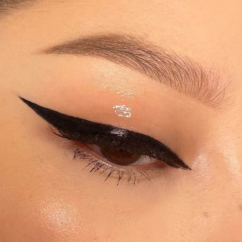 Benefit Cosmeticsさんのインスタグラム写真 - (Benefit CosmeticsInstagram)「Glossy 😍 @slaybyjess pairs our #goofproofbrowpencil with #24hrbrowsetter to define her brows! #regram #friendswithbenefit」9月5日 2時23分 - benefitcosmetics