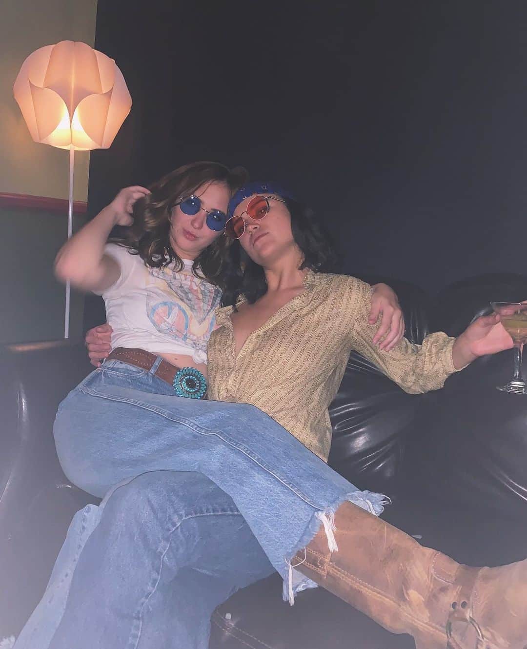 オードリー・ウィットビーのインスタグラム：「Just me and my business partner conducting some business on the course. ⛳️   To the lover of Queen and queen of my heart, HAPPY BIRTHDAY!!! ❤️🥳🤘」