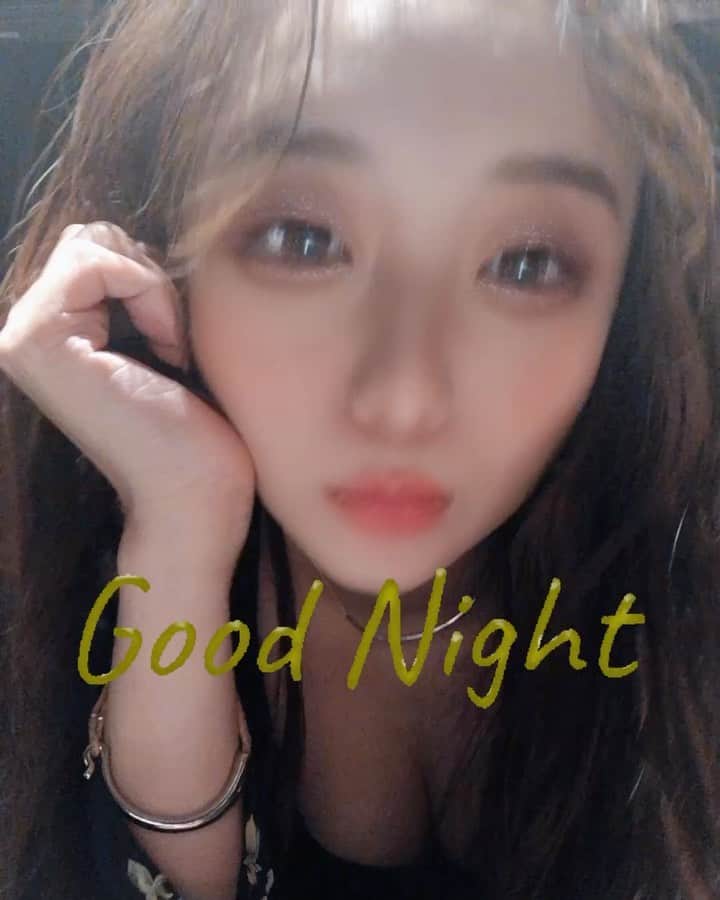 大石ほのかのインスタグラム：「おやすみ⭐️ .    #likeforlike#❤#followforfollowback#follow#me#baby#マタニティ#ススキノ#ファッション#pregnant#love#pregnancyphoto #photo#かわいい#dog#犬#海#空#sea #family#followｍe#follow4follow#f4f#pretty#cutedog#movie #撮影#hair #makeup」