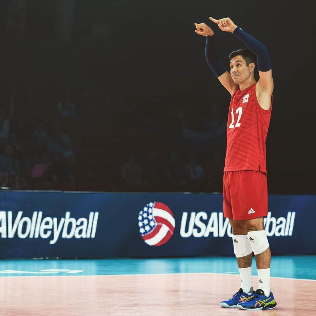 USA Volleyballさんのインスタグラム写真 - (USA VolleyballInstagram)「Who’s ready for a @erikshoji takeover?!  Tune in TOMORROW (9.5) as Erik takes us through his day in Russia getting ready for his pro season! Get your questions ready for his IG Live, stay tuned!」9月5日 3時10分 - usavolleyball