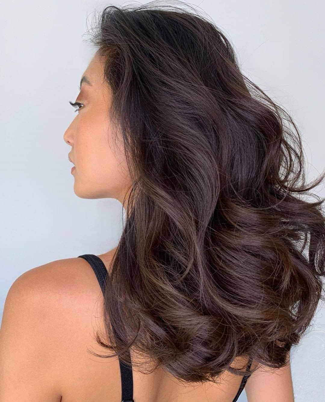 ghd hairさんのインスタグラム写真 - (ghd hairInstagram)「Friday glam at its finest ✨ this look by @themanestyle  is on another level 😍  #ghd #ghdhairpro #bouncyvolume #voluminoushair #brunettehair #voluminoushair #volume #hairgoals #autumnhair」9月5日 3時20分 - ghdhair