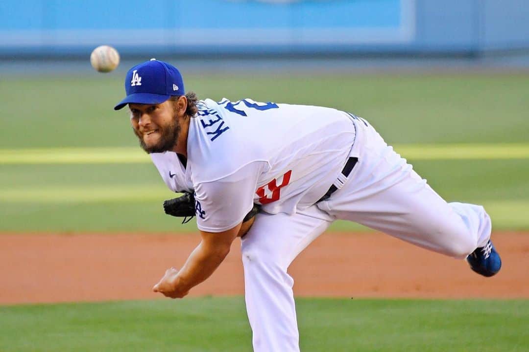 ジャスティン・ターナーのインスタグラム：「@claytonkershaw was at it again last night!!! Congrats on 2,500 k’s that’s such a huge milestone. #ManyMoreToCome  🐐」