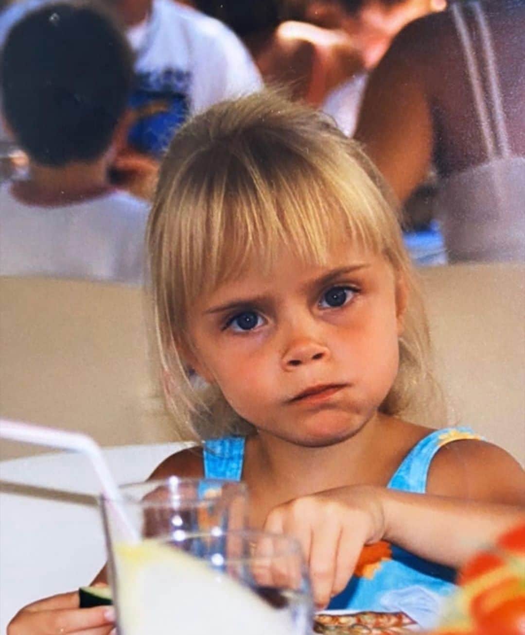 カーラ・デルヴィーニュのインスタグラム：「Who, me?」
