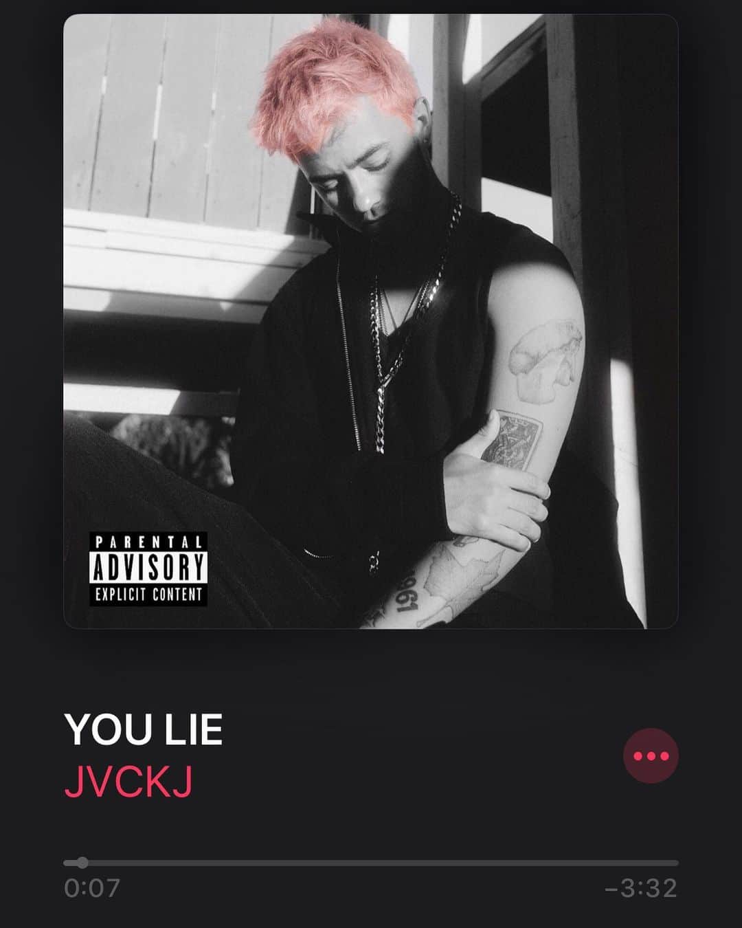 ジャック・ジョンソンのインスタグラム：「YOU LIE out now on all platforms... go stream that shit right this second!!! Link in my bio 🥰」