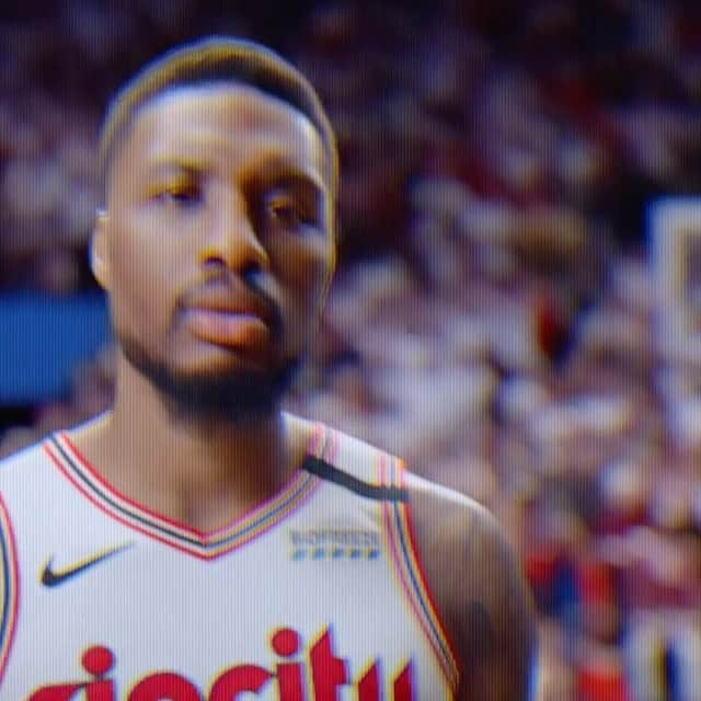 デイミアン・リラードのインスタグラム：「🎮 Everything is Game! #2KDay is finally here. I'm sure y'all are already on the sticks!  Being on the cover of #NBA2K21 is a dream come true! Been down with @nba2k since the OG game with @theofficialai3 on the cover. From shooting on a milk crate hoop in Brookfield to the 2K cover! 🤯」