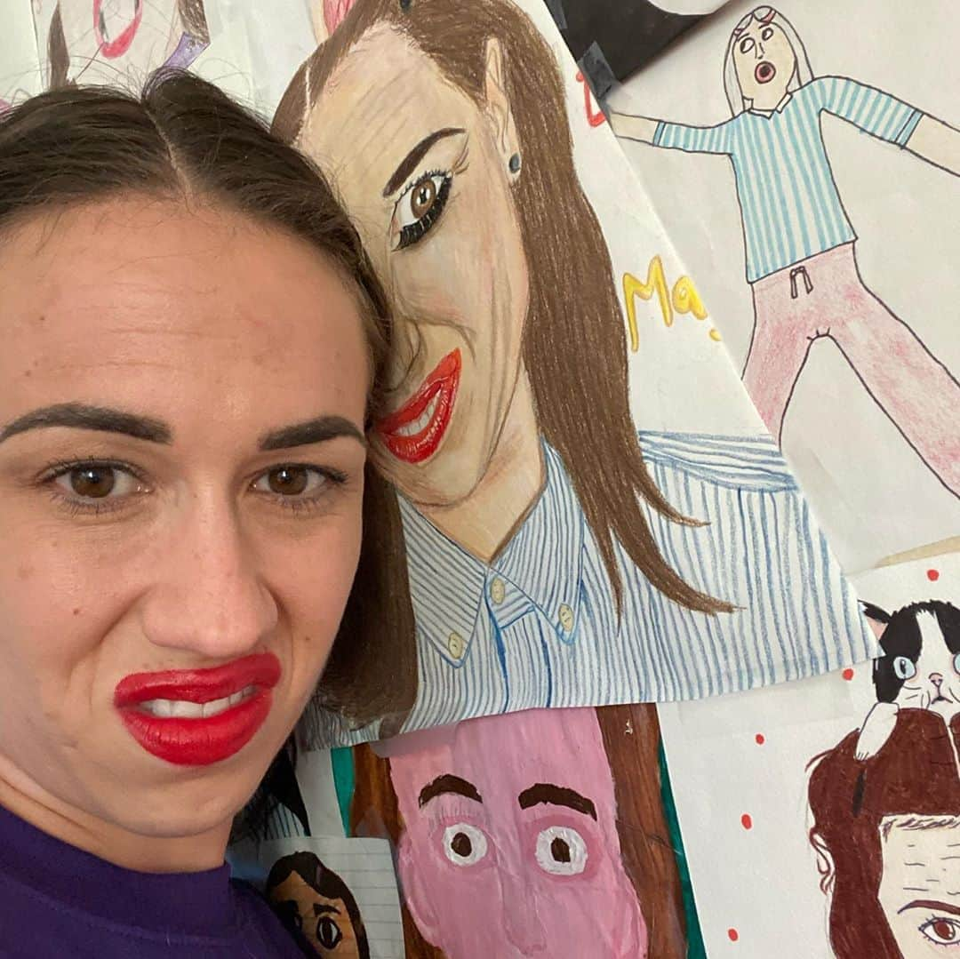 ミランダ・シングスさんのインスタグラム写真 - (ミランダ・シングスInstagram)「some@of my fan art on my wall  which one is ur favrite」9月5日 4時29分 - mirandasingsofficial