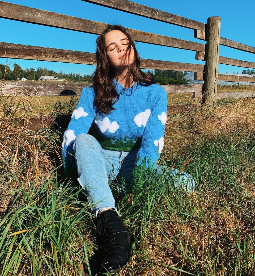 ベイリー・マディソンのインスタグラム：「On cloud nine ☁️☁️ ☀️」