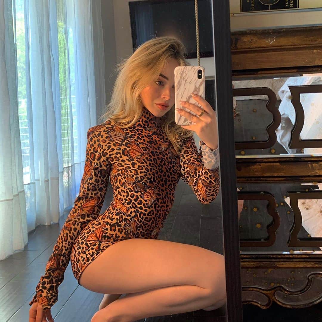 サブリナ・カーペンターのインスタグラム：「🐆」