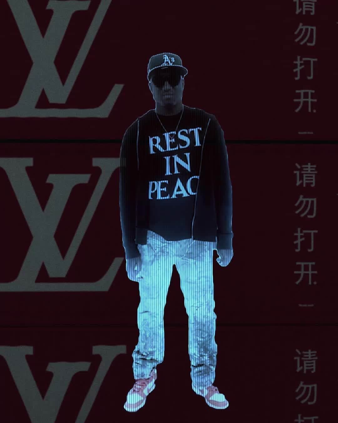 のインスタグラム：「“In these uncertain times, may creativity be our voice.” @VirgilAbloh presented the second stop of the #LVMenSS21 voyage at the docks of Tokyo. Discover his latest #LouisVuitton collection at louisvuitton.com」