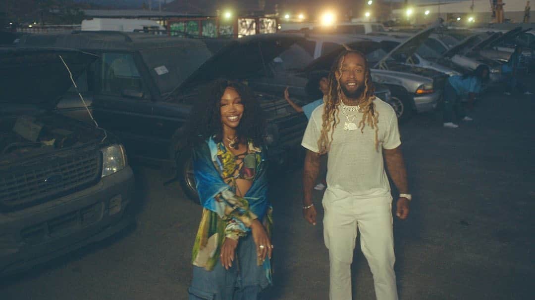 Vevoさんのインスタグラム写真 - (VevoInstagram)「🦋New @sza alert🦋 She and @tydollasign team up for "Hit Different," and we're gonna have it on replay all weekend. Check out the video, directed by SZA herself. 🎥 ⠀⠀⠀⠀⠀⠀⠀⠀⠀ ▶️[Link in bio] #HitDifferent #SZA #TyDolla$ign」9月5日 5時02分 - vevo