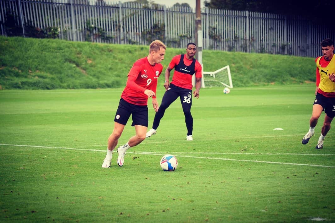 コーリー・ウッドローのインスタグラム：「Looking forward to the first game of the season tomorrow 🔴⚪️」