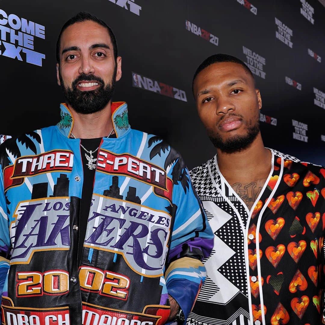 デイミアン・リラードのインスタグラム：「S/o my boy @ronnie2k for coming through for the cover athlete! lol much love bra ✊🏽✊🏽 #2kday don’t hit my phone cuz it won’t be on 😂😂😂」