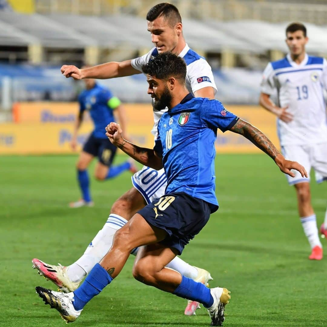 サッカーイタリア代表さんのインスタグラム写真 - (サッカーイタリア代表Instagram)「#NationsLeague 📸 Finisce in parità il primo impegno degli #Azzurri in Nations League, secondo gol in #Nazionale per Stefano #Sensi  . . 🇮🇹 #ItaliaBosnia 🇧🇦 #ITABOS #VivoAzzurro  . . 📸 All square in the #Azzurri's first outing in this edition of the #NationsLeague. Stefano #Sensi's equaliser was his second Italy goal 🇮🇹⚽ . . 🇮🇹 #ITABOS 🇧🇦 . #VivoAzzurro #Azzurri」9月5日 5時53分 - azzurri