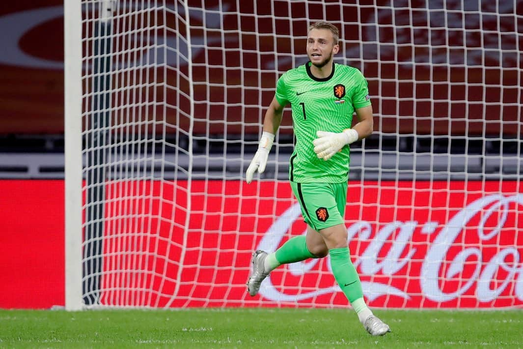 ヤスパー・シレッセンさんのインスタグラム写真 - (ヤスパー・シレッセンInstagram)「Happy with the 3 points tonight! Always proud to play for the national team!!」9月5日 6時45分 - jaspercillessen